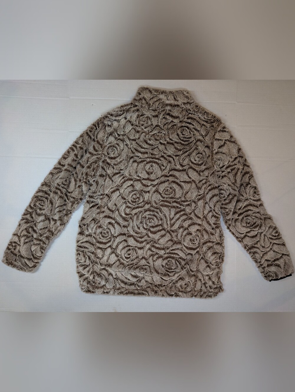 Simply Southern Faux Fur Pullover size S - Picture 2 of 9